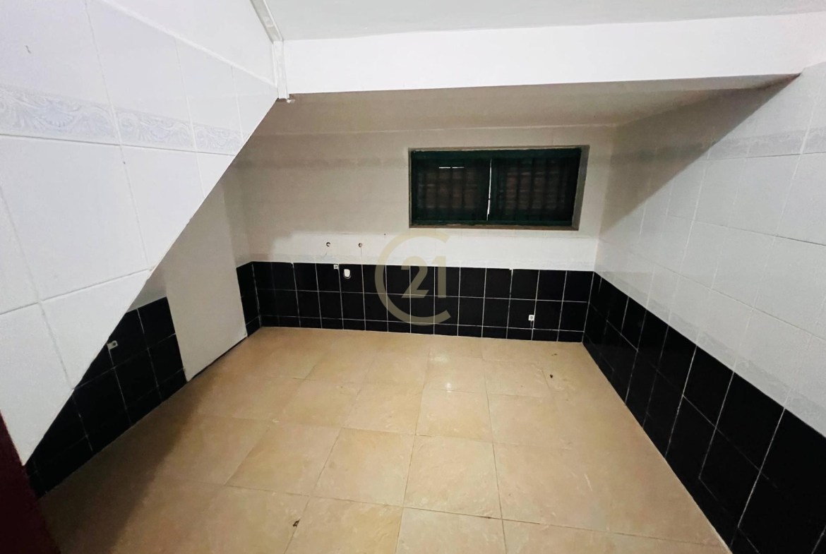 House For Rent At Tonle Basac ( Basac Lane )