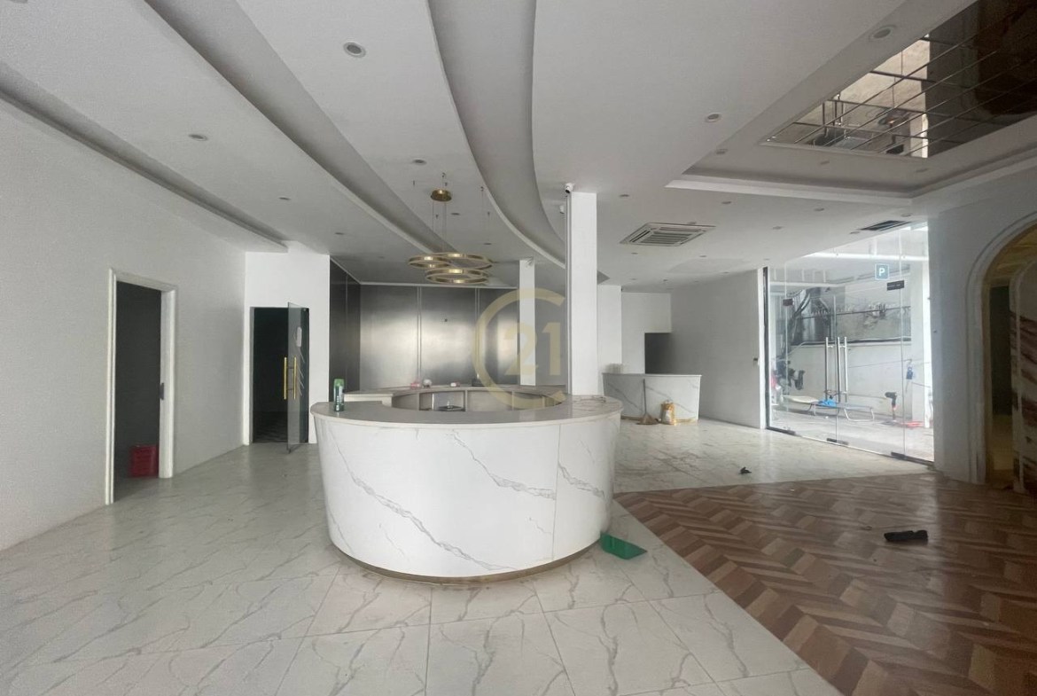 Shophouse For Rent In BKK1