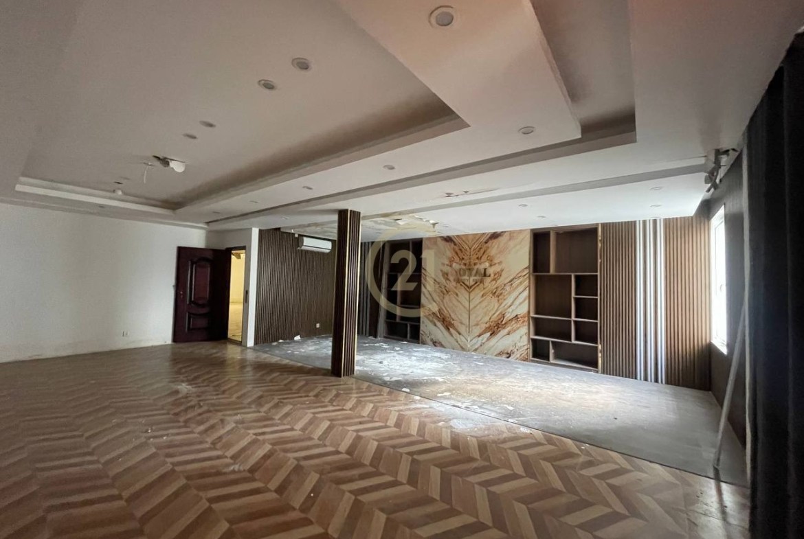 Shophouse For Rent In BKK1