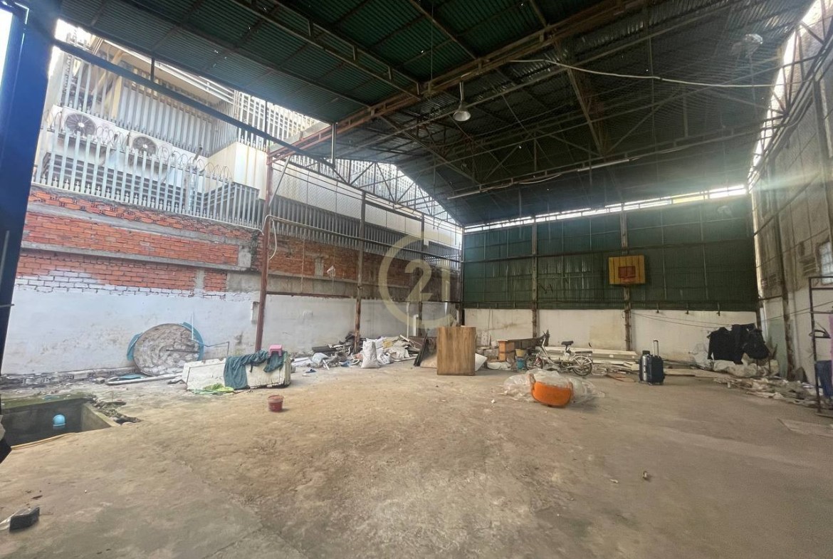 Shophouse For Rent In BKK1