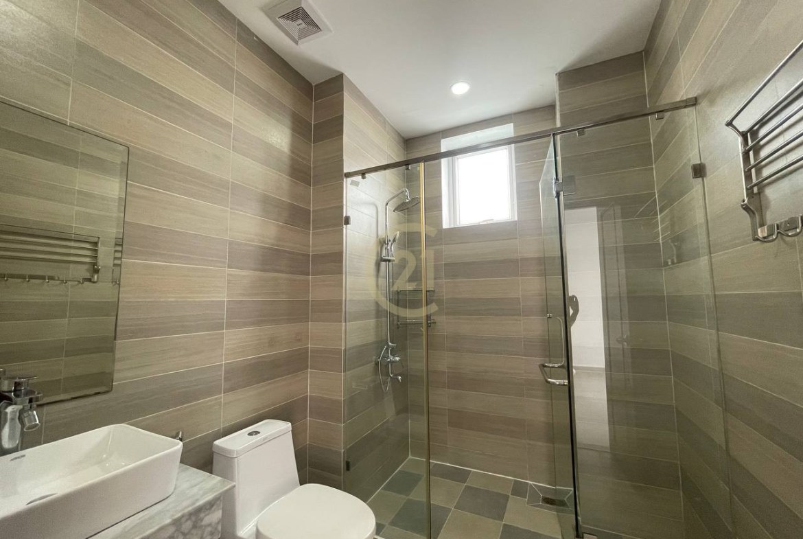 Brand New 2 Bedroom For Rent At Toul Tompong