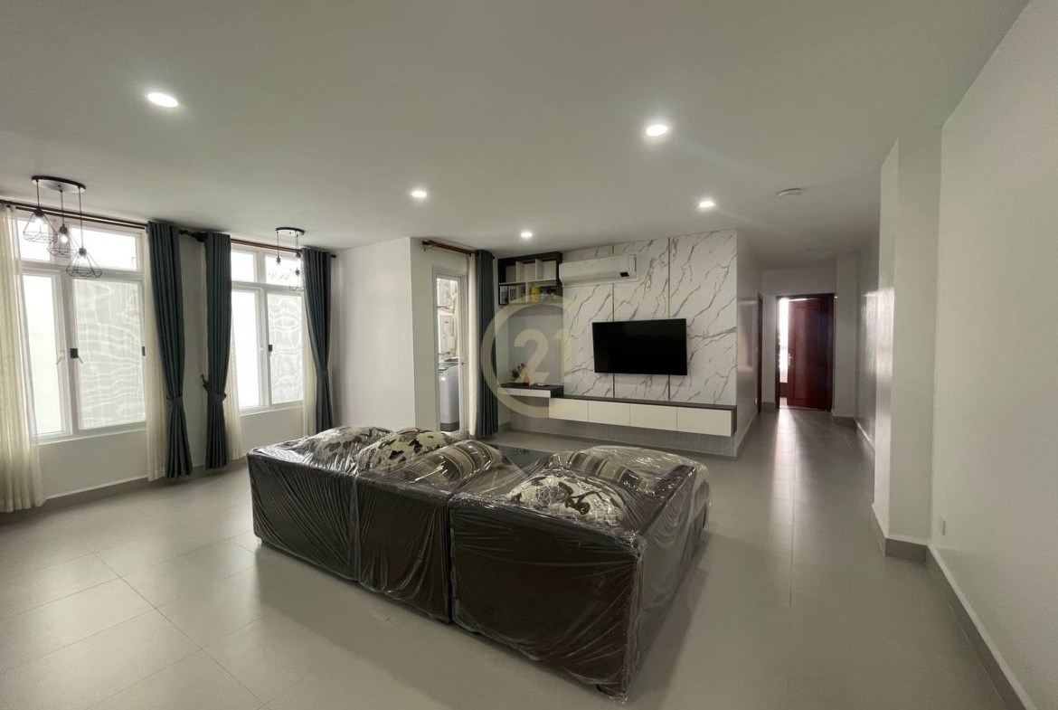 Brand New 2 Bedroom For Rent At Toul Tompong