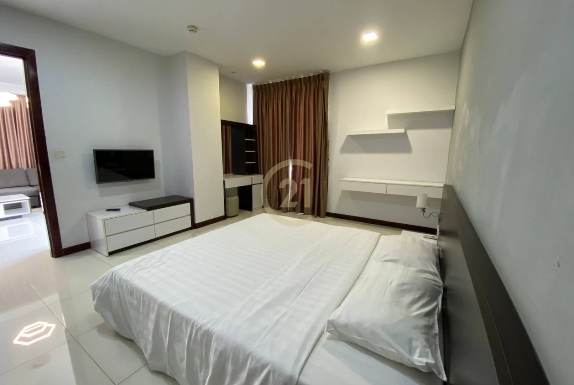 Spacious 1 Bedroom Apartment for Rent in Tonle Bassac | Phnom Penh
