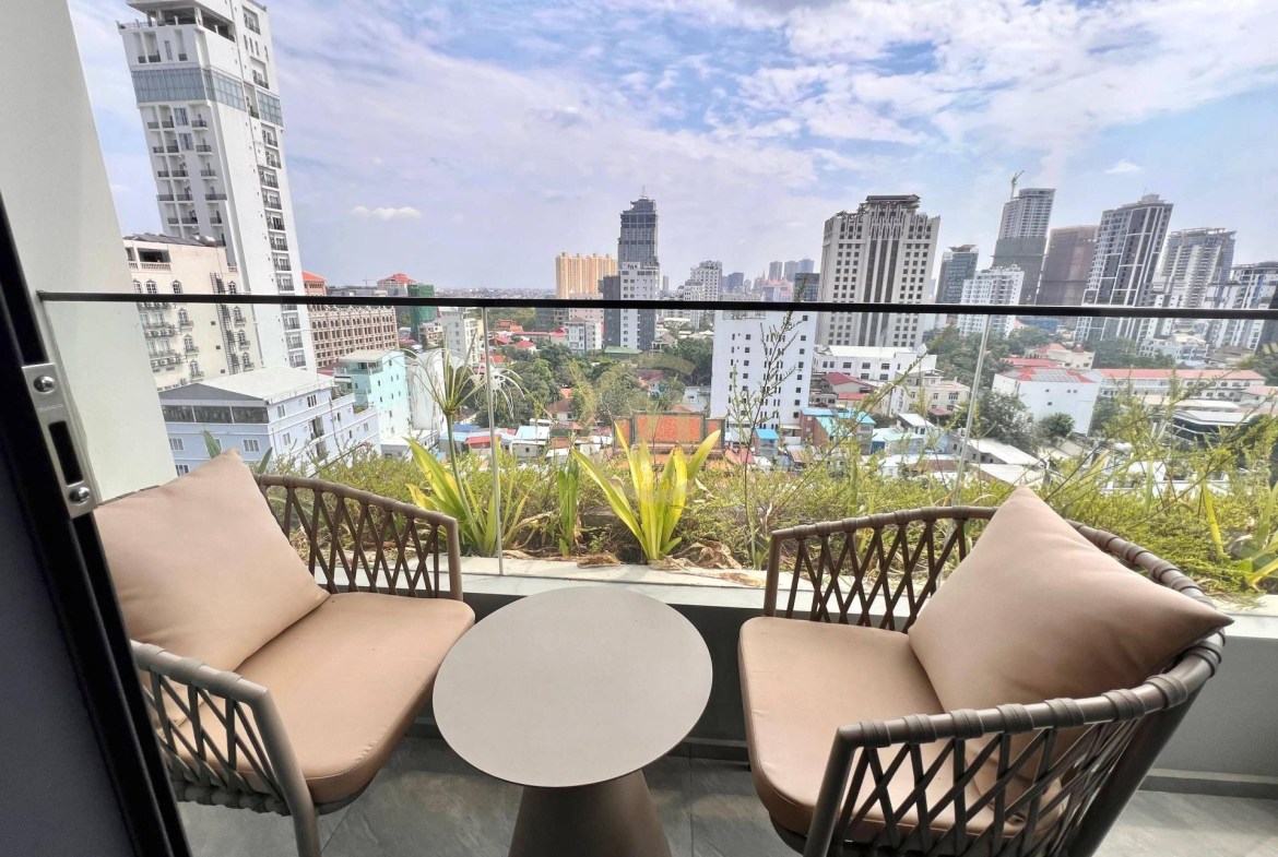 Executive 1 Bedroom Apartment with Living Room for Rent in Tonle Bassac | Phnom Penh