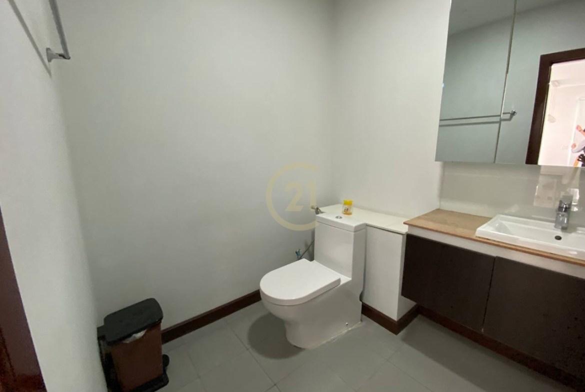 Spacious 1 Bedroom Apartment for Rent in Tonle Bassac | Phnom Penh
