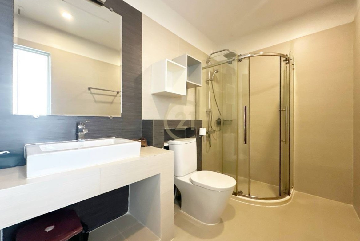 2 Bedroom Apartment for Rent in Tonle Bassac | Phnom Penh