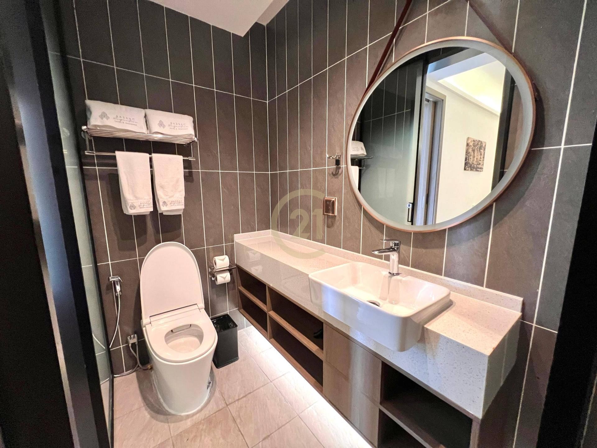 Executive 1 Bedroom Apartment with Living Room for Rent in Tonle Bassac | Phnom Penh