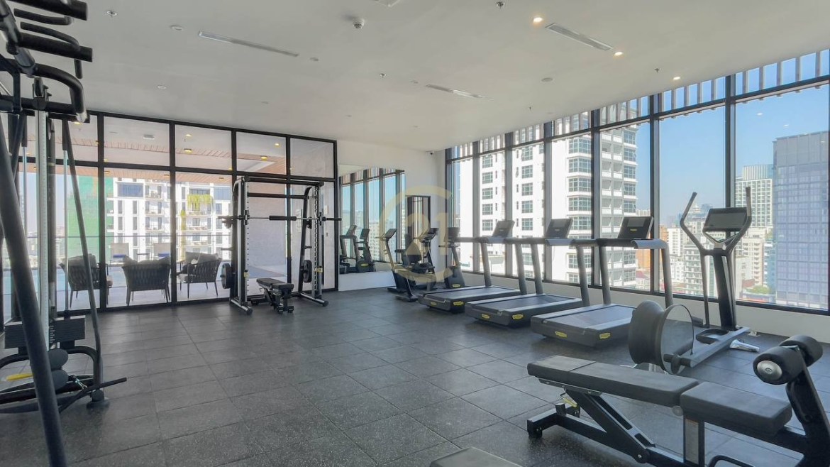 STUNNING PENTHOUSE FOR RENT IN BKK1 ✨