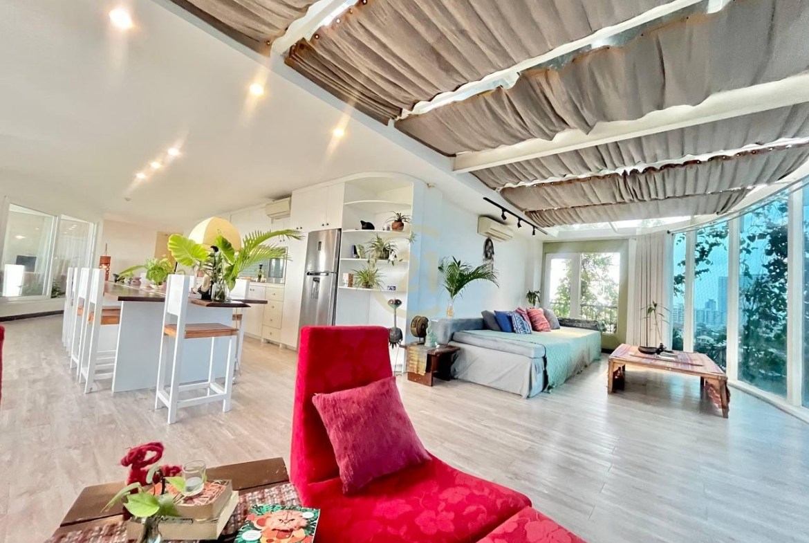 COZY PENTHOUSE 7 BEDROOM FOR RENT!!