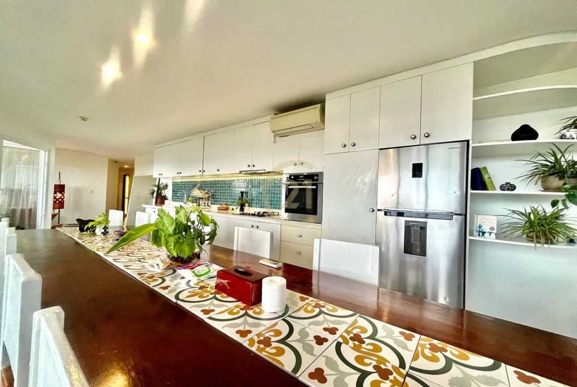 COZY PENTHOUSE 7 BEDROOM FOR RENT!!