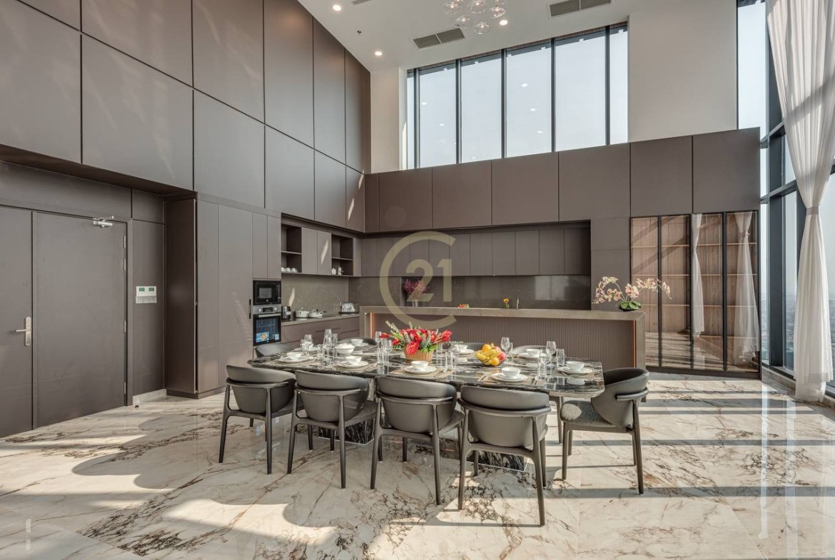 STUNNING PENTHOUSE FOR RENT IN BKK1 ✨