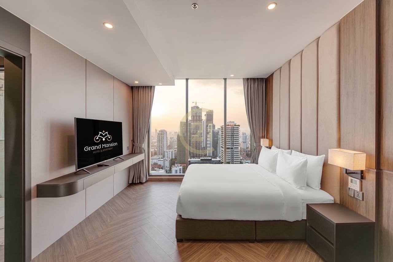 STUNNING PENTHOUSE FOR RENT IN BKK1 ✨