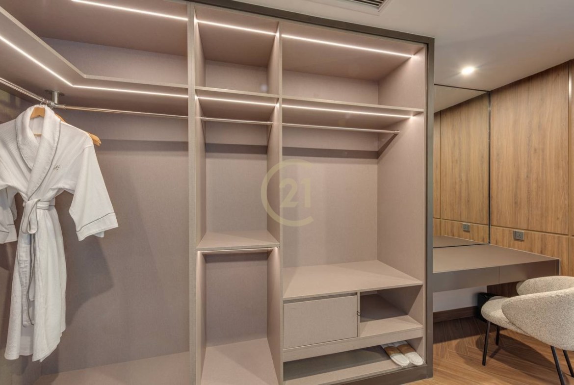 STUNNING PENTHOUSE FOR RENT IN BKK1 ✨