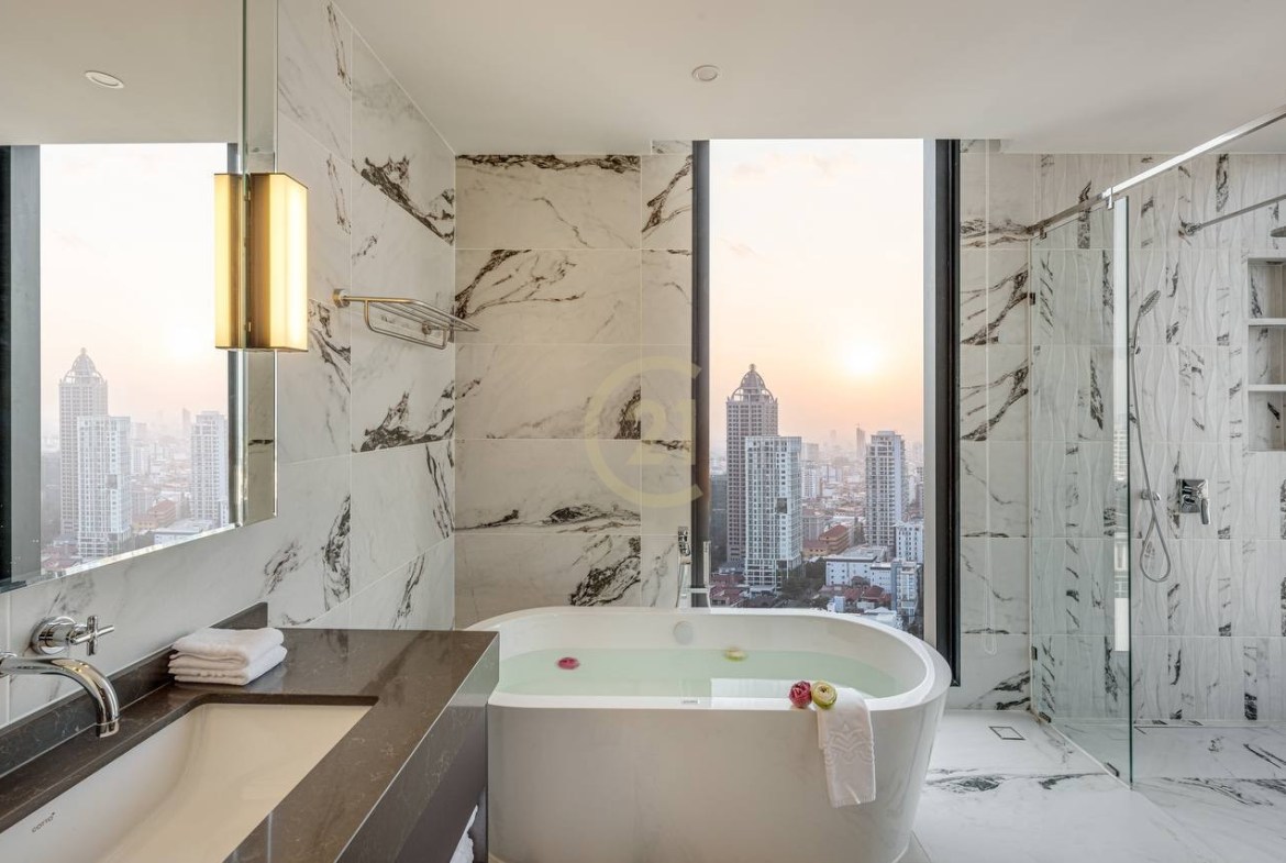 STUNNING PENTHOUSE FOR RENT IN BKK1 ✨
