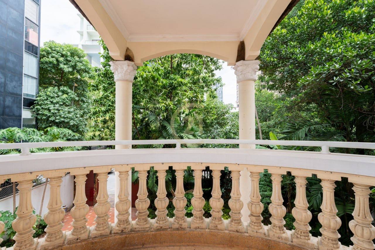 VILLA FOR RENT IN BKK1 | Fully Furnished ✨