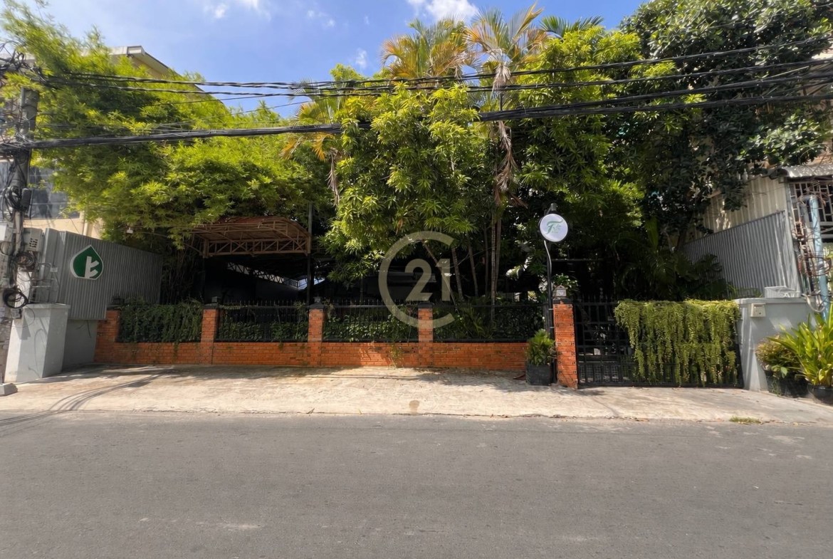 Shophouse For Rent In BKK3 | BKK3 5960