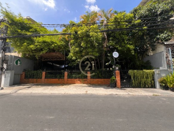 Shophouse For Rent In BKK3 | BKK3 5960