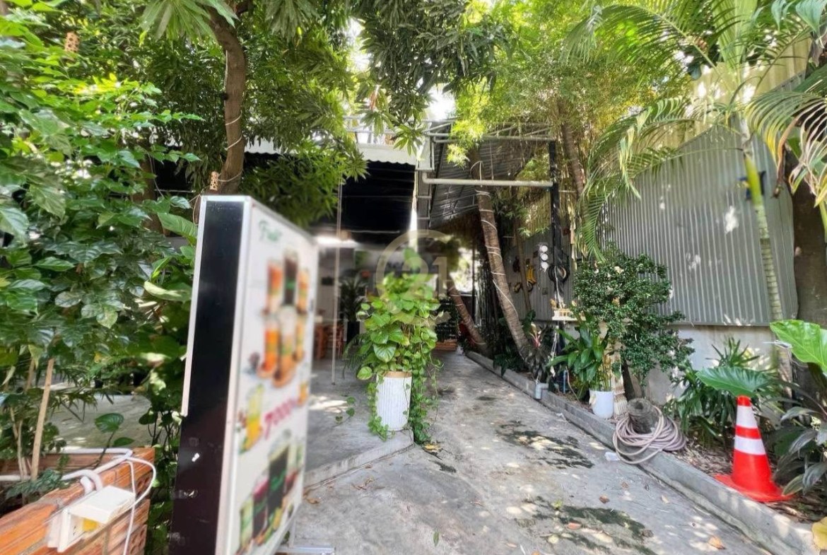 Shophouse For Rent In BKK3 | BKK3 5960