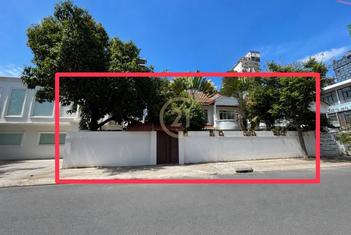 Villa Boutique For Rent At Daun Penh