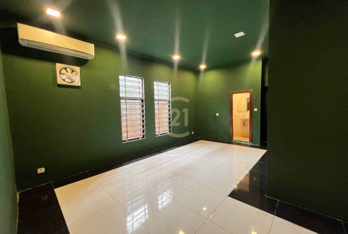 Shop For Rent Close To BKK1
