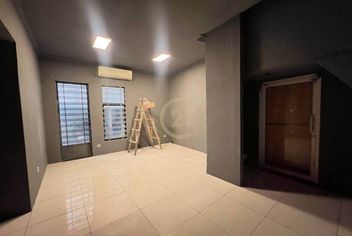 Shop For Rent Close To BKK1