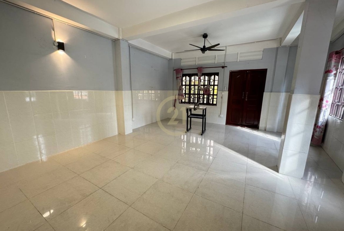 HOUSE FOR RENT IN DAUN PENH!!