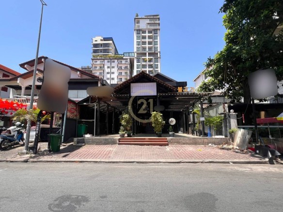 Shophouse For Rent In BKK1