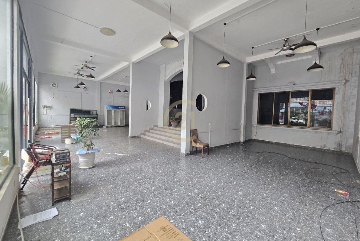 Shophouse For Rent In BKK1