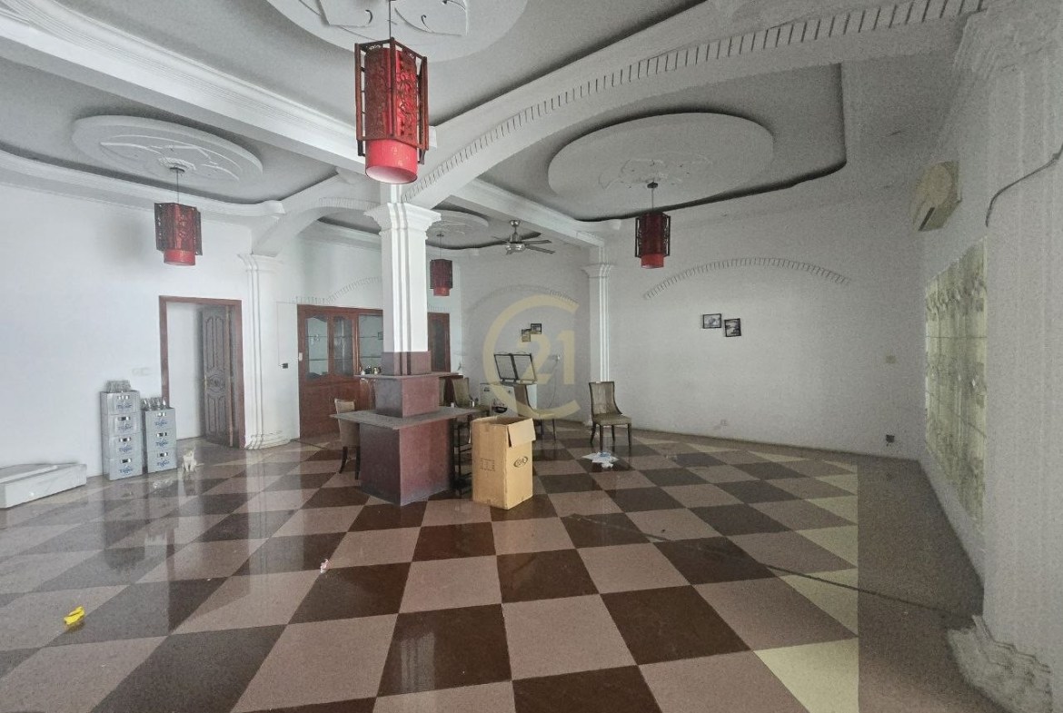Shophouse For Rent In BKK1