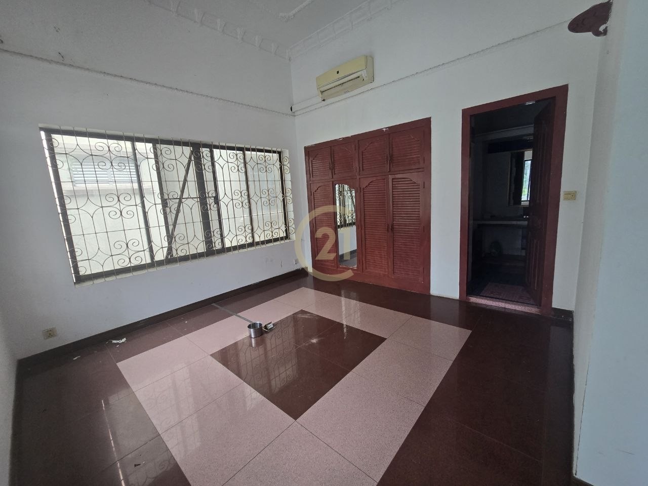 Shophouse For Rent In BKK1