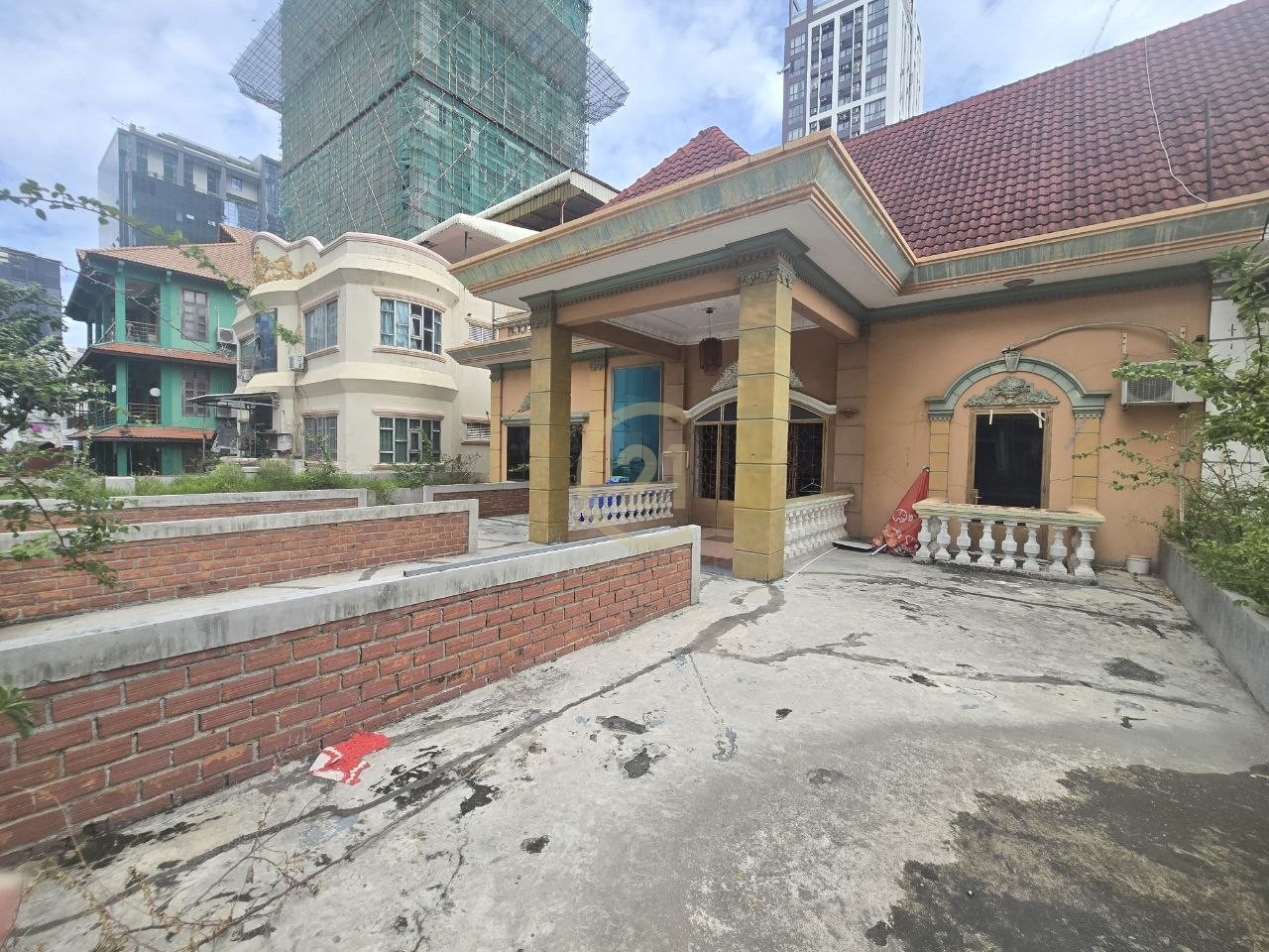 Shophouse For Rent In BKK1